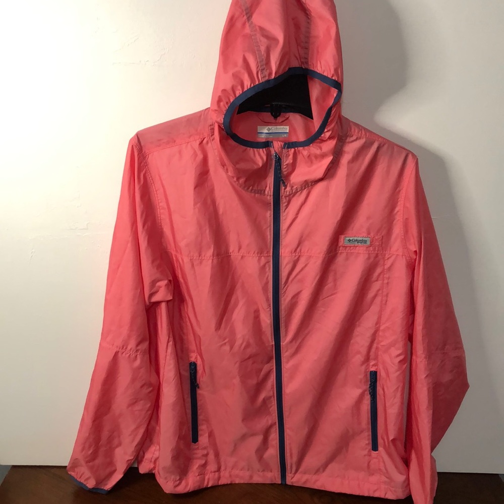 Columbia  Women’s PFG Tidal Hooded Windbreaker Jacket Size: Large. Salmon/ Navy